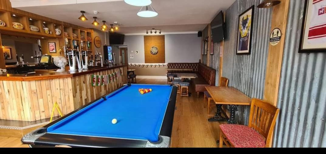 Hotel Bold Arms à Beaumaris Extérieur photo